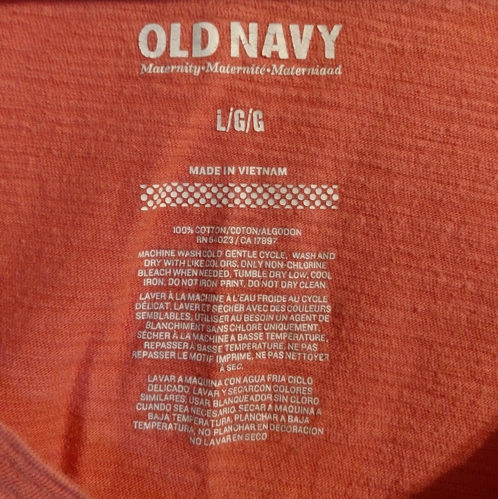 Old Navy t-shirt - Picture 3 of 3